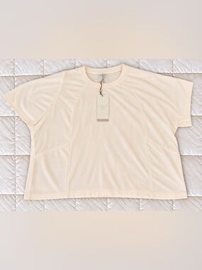 Cali Short Sleeve Top in Cream Size XL NWT